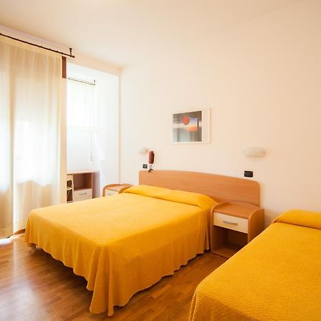Hotel Ulisse 카르페냐 외부 사진