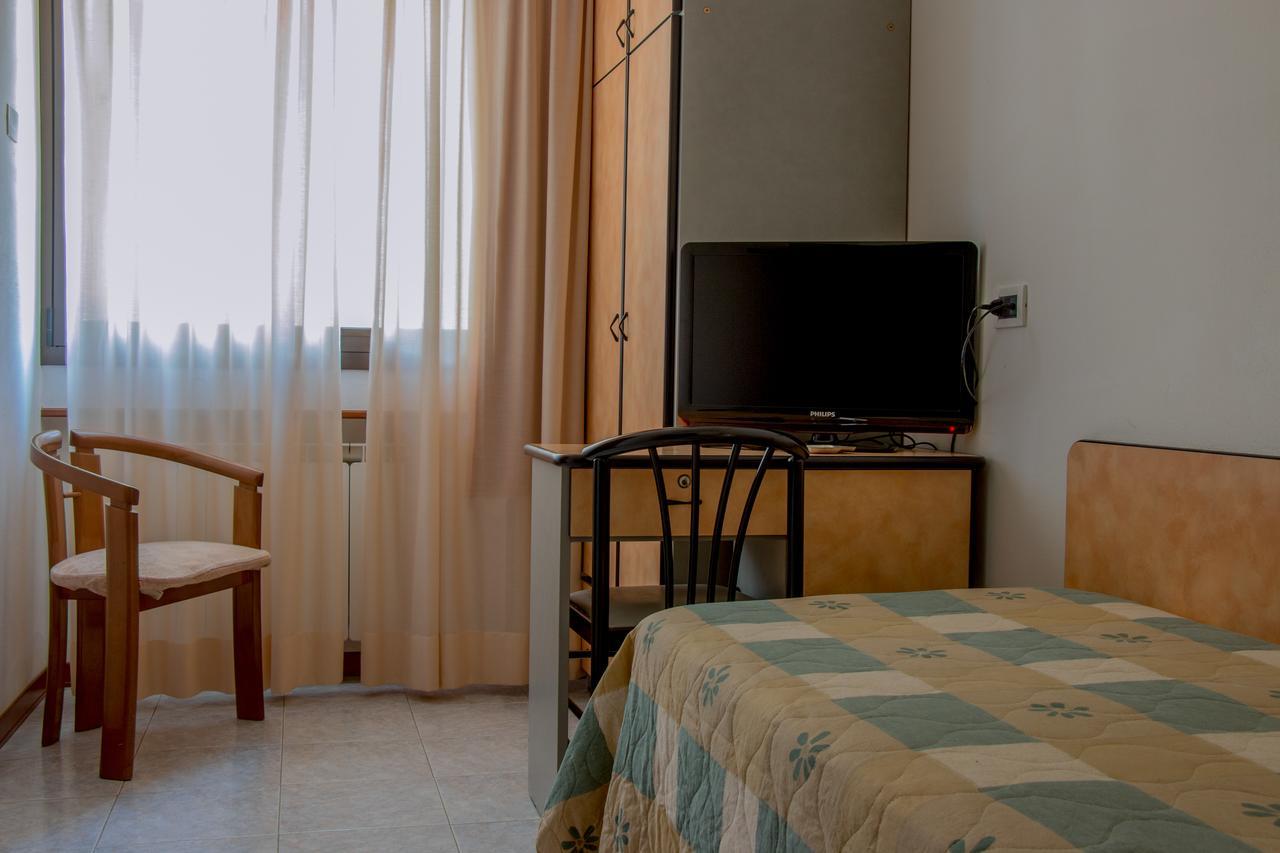 Hotel Ulisse 카르페냐 외부 사진